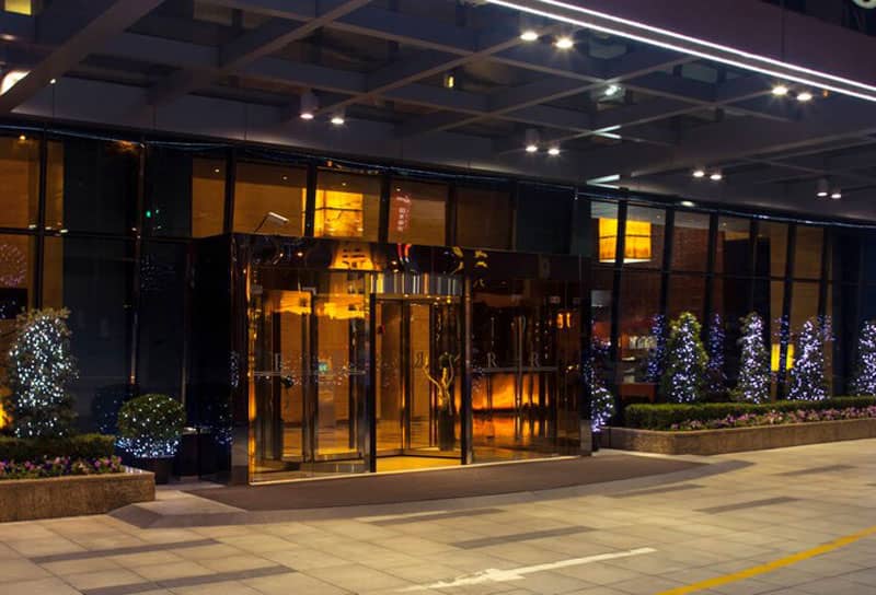Modern hotel entrance at Renaissance Shanghai, ideal for upscale events and corporate meetings.