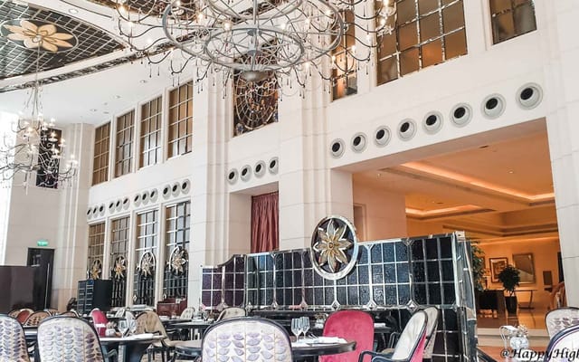 Sophisticated dining space at The St. Regis Singapore for upscale events and meetings.
