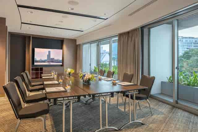 Fairmont Executive Meeting Room at Swissotel, modern design, ideal for corporate events.