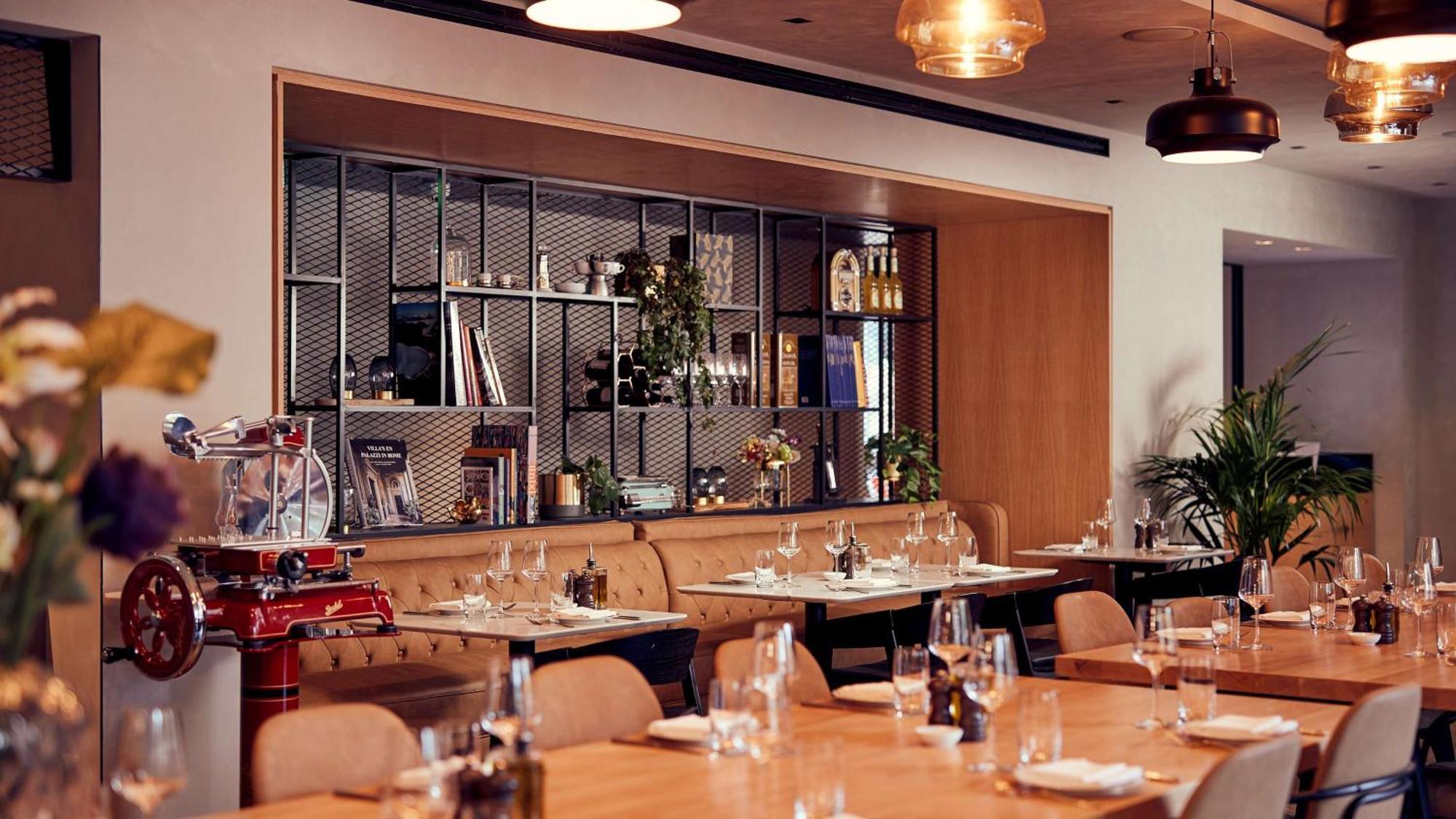 Stylish restaurant in Park Plaza Vondelpark, ideal for intimate gatherings and corporate events.