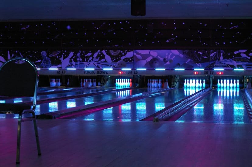 7 Best Bowling Alleys In Singapore For ...