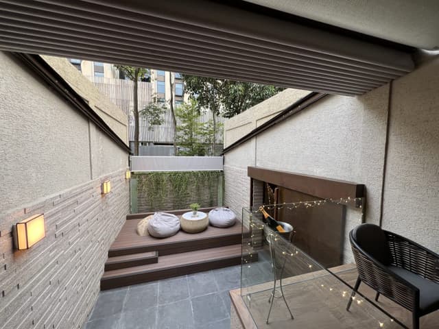 Courtyard 2 + 3