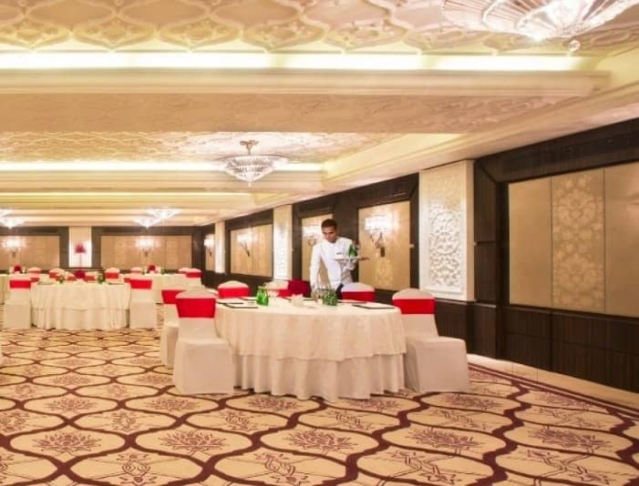Jehangir event space in Taj Palace, New Delhi, elegantly set for corporate banquets.