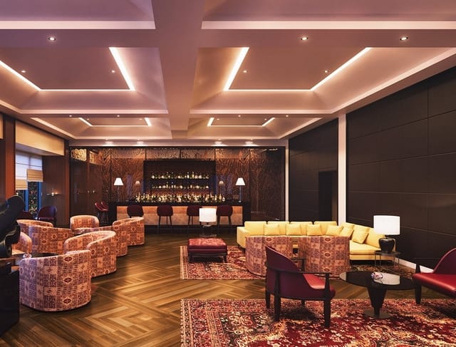 Sophisticated lounge bar in The Oberoi, New Delhi for networking events and cocktail receptions.