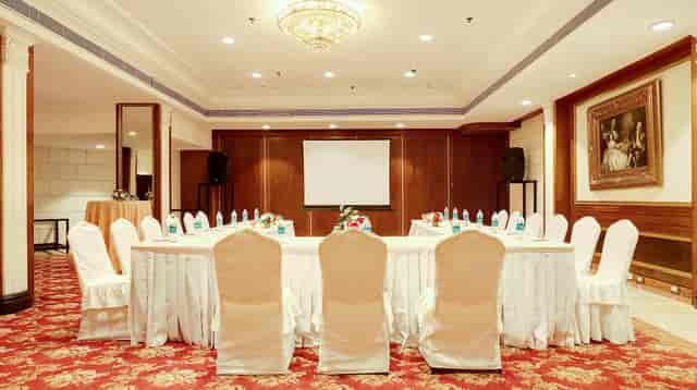 Meeting room at Park Plaza New Delhi with oval table, perfect for workshops and meetings.