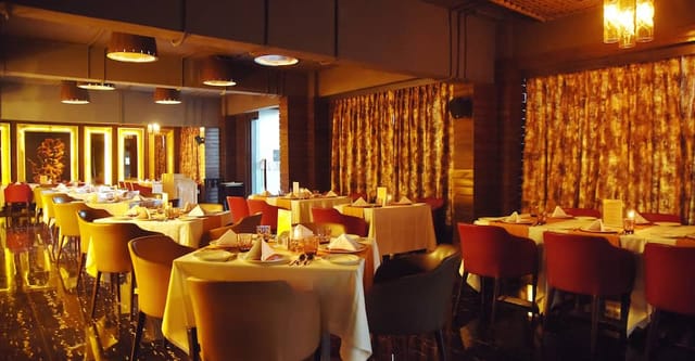 Sophisticated dining space at Country Inn & Suites, perfect for events and gatherings.