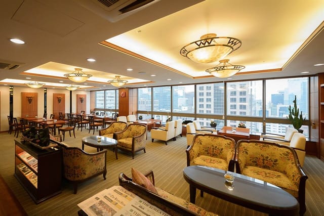 Sophisticated meeting space in Hotel Koreana, ideal for corporate events and networking.