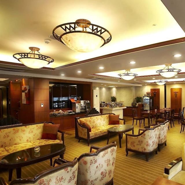 Restaurants in Hotel Koreana meeting space with warm lighting for networking events.
