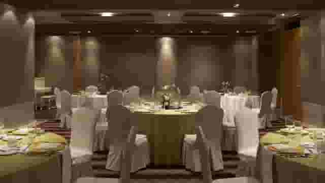 Small-Size Banquets