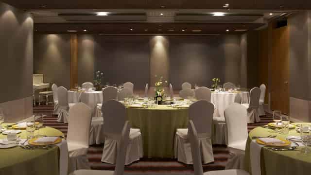 Small-Size Banquets