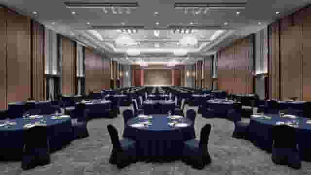 Small-Size Banquets