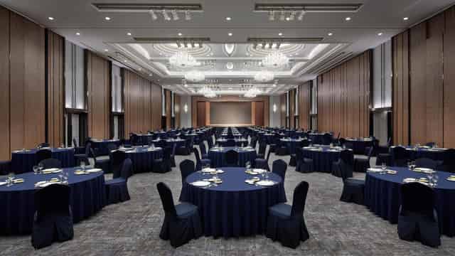 Small-Size Banquets