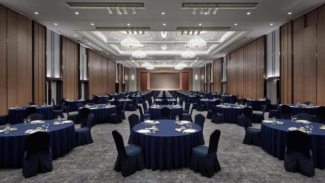 Small-Size Banquets
