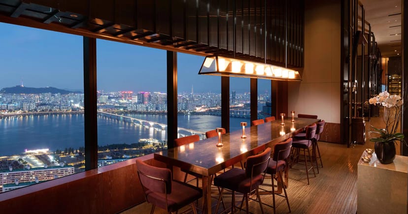 Private dining room at 37 Grill & Bar with skyline view for corporate events and private gatherings.