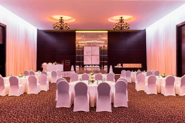Le Méridien Dubai Hotel & Conference Centre