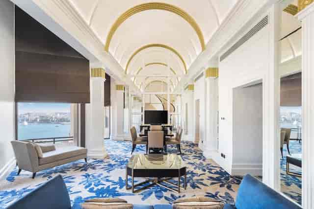 Sophisticated meeting room at Radisson Blu, Deira Creek for executive events.
