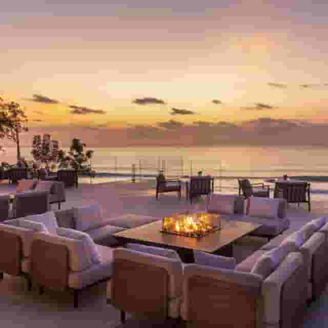 Sunset Lounge