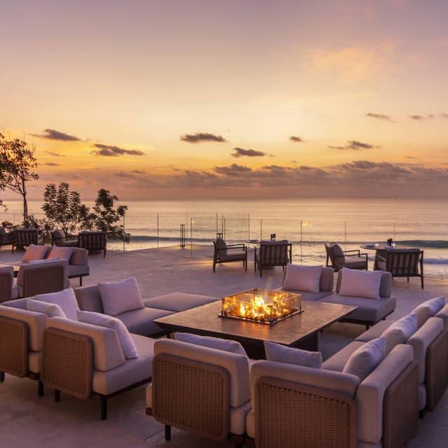 Sunset Lounge