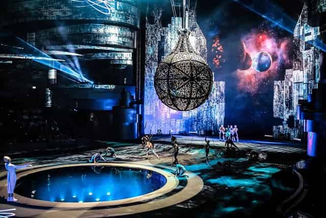 La Perle by Dragone