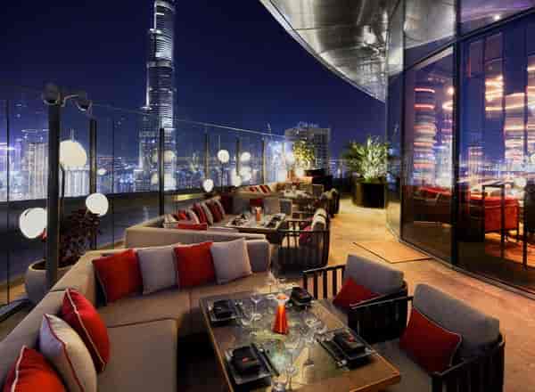Skybar at CÉ LA VI Dubai, stylish rooftop venue for upscale cocktail receptions.