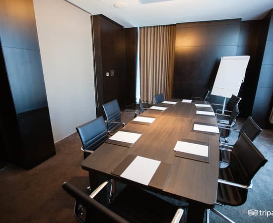 Multifunctional Meeting Room