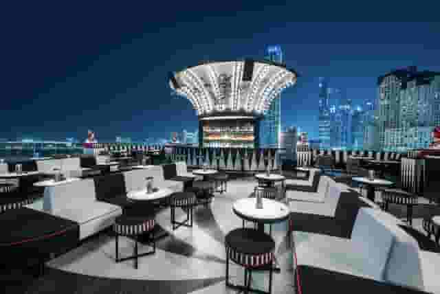 Cocktail bar