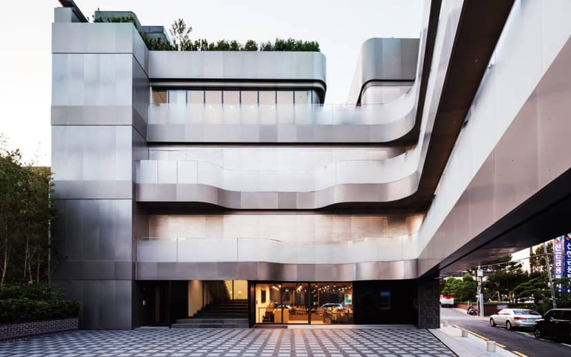 Modern venue with sleek design, perfect for innovative meetings and events.