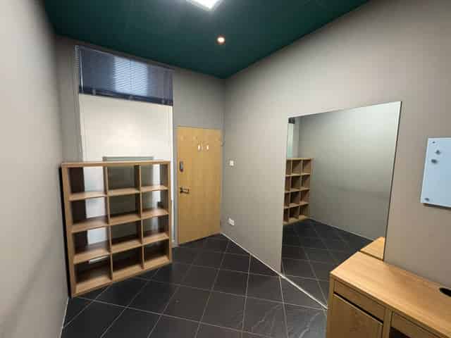 Personal Office Space/Treatment Room