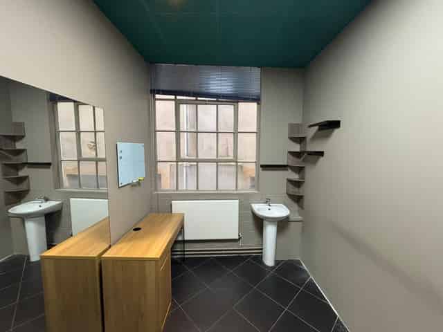 Personal Office Space/Treatment Room