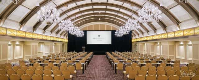 Elegant conference room at JW Marriott Chicago for meetings and events.