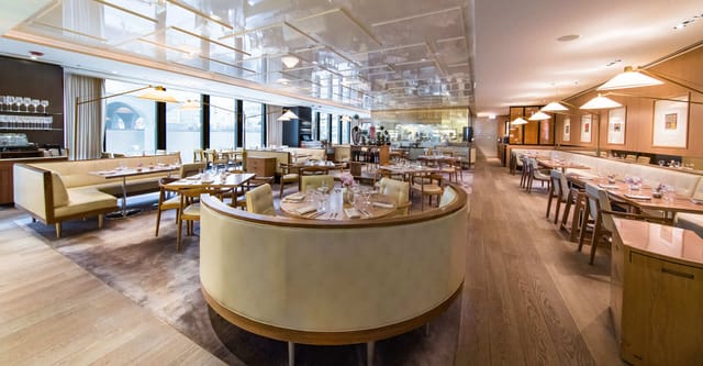 Elegant restaurant space at The Langham, Chicago for intimate meetings and events.