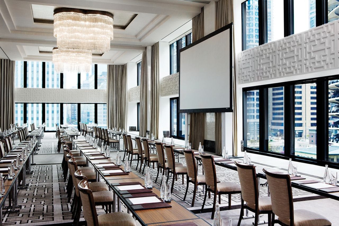 Modern meeting room at The Langham, Chicago for corporate workshops with natural light.