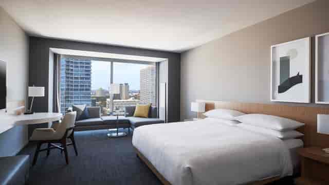 Modern hotel room at Marriott Marquis Chicago, ideal for business travelers and events.