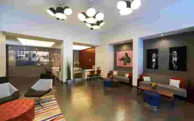 Double Cross Lounge