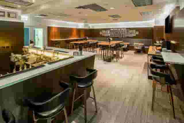 Double Cross Lounge