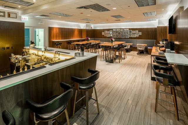 Double Cross Lounge at Kinzie Hotel: modern event space with stylish bar, ideal for networking.