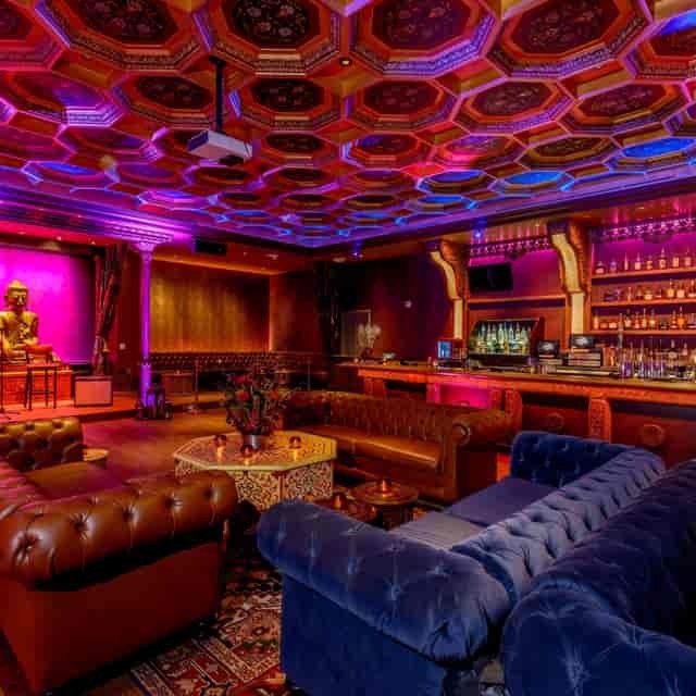 Foundation Room Dining Room at House of Blues Chicago, stylish lounge for upscale events.