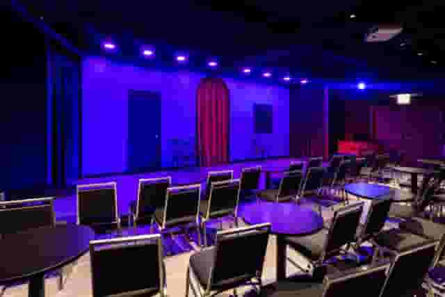 Comedy club