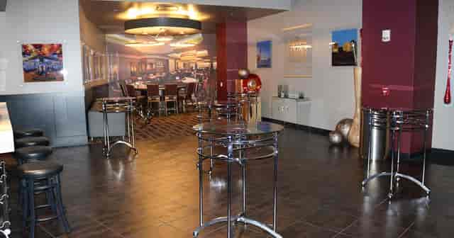 Golden Nugget Club at Toyota Center: modern event space for networking and gatherings.