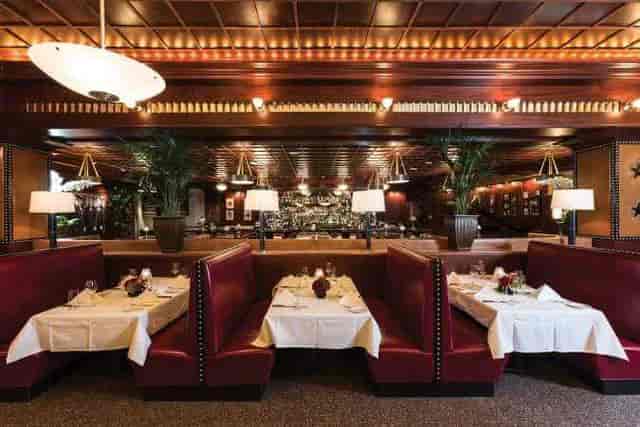 Elegant dining space at Pappas Bros. Steakhouse, ideal for upscale events and gatherings.