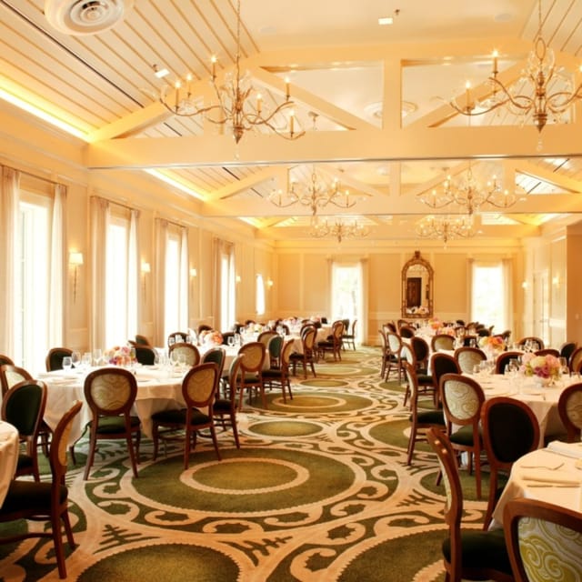 Elegant banquet room in Brennan's of Houston, perfect for weddings and corporate events.