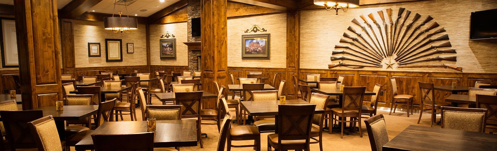 Rustic dining space in Taste of Texas, ideal for team lunches and small events.