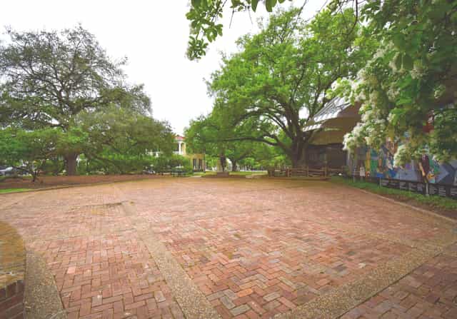 Connally Plaza venue with brick-paved area, ideal for receptions and workshops.