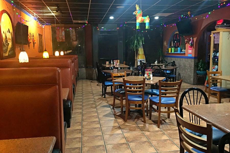 Cozy restaurant in ULH Event Center, perfect for casual meetings and small events.