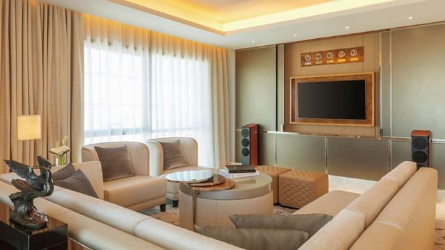 Elegant lounge at Salon Prive, Habtoor Palace Dubai for networking events and meetings.