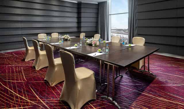 Gardens Boardroom