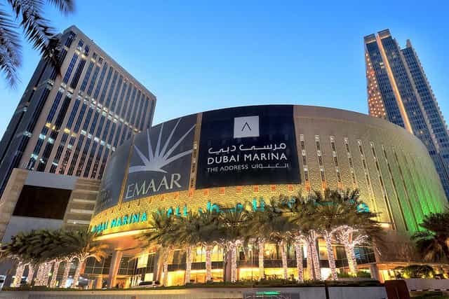 Dubai Marina Mall: modern venue for corporate events with stunning architecture.