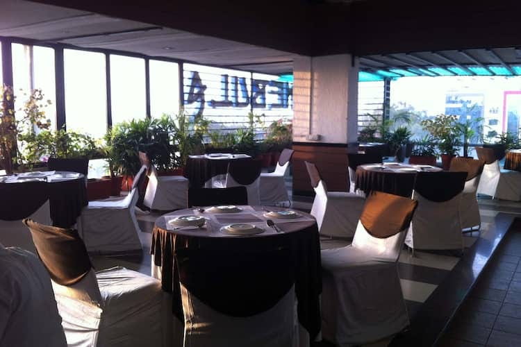 Nebula Hall event space with natural light, ideal for meetings and receptions