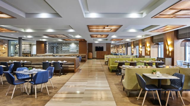 Modern dining area at Restaurant Alesta, perfect for events and networking in Berlin.