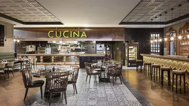 Stylish Restaurant Alesta, modern decor, ideal for corporate events and social gatherings.